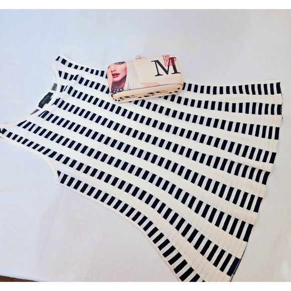Ann Taylor peplum Black and White striped sleeveless sweater - Picture 3 of 10